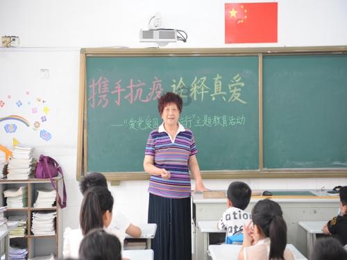 逃离大犀牛出没地