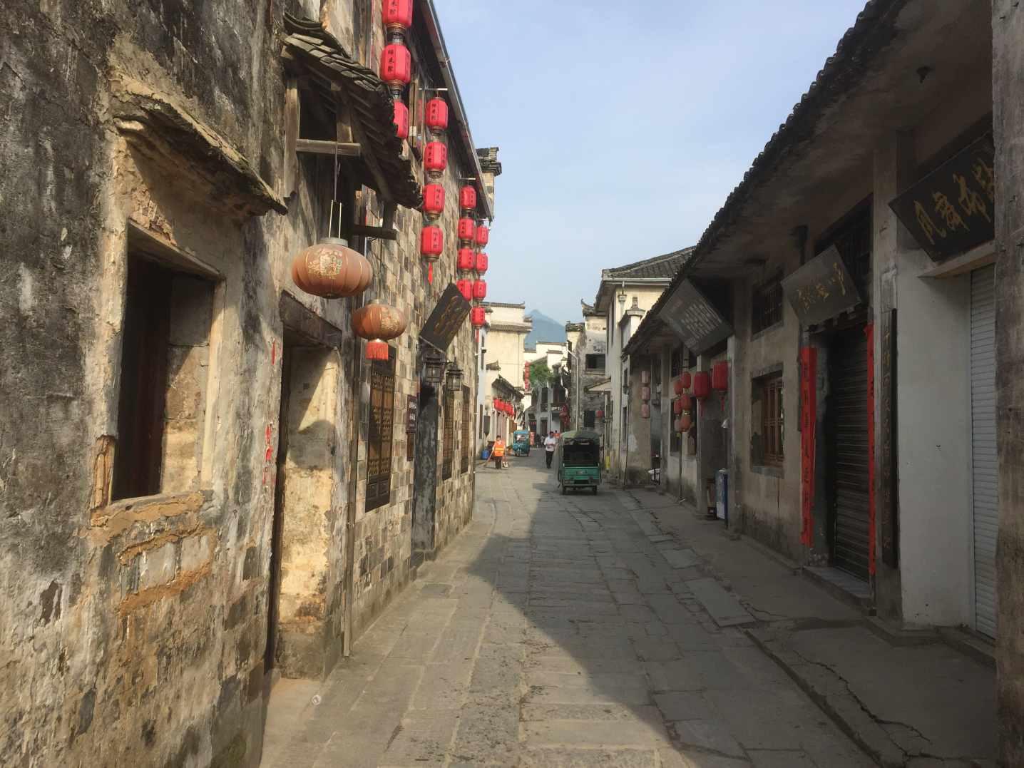 中国“最帅”医生走红，17岁高分考进中山大学，25岁博士毕业